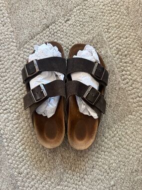 Lightly worn Birkenstock Men's Arizona Suede Double Strap Sandals in Dark Brown